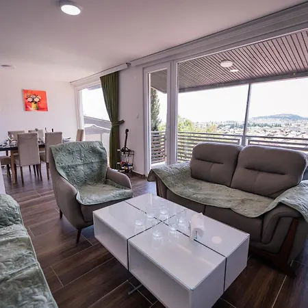 Stefan Apartment *