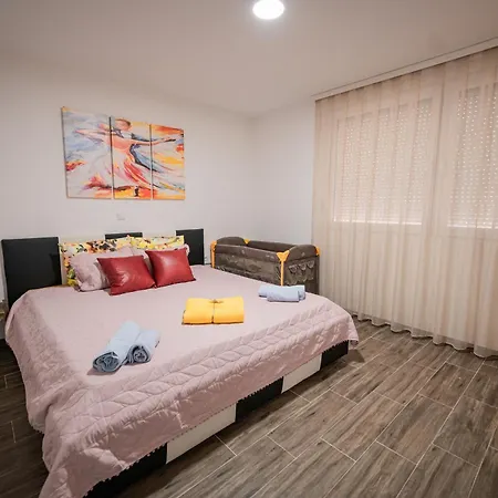 Stefan Apartment